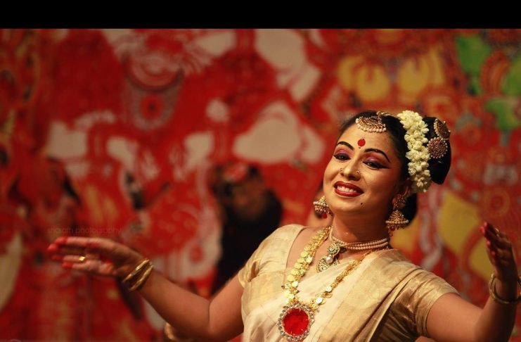 Indianartz.com - Kalamandalam Dhanusha Sanyal